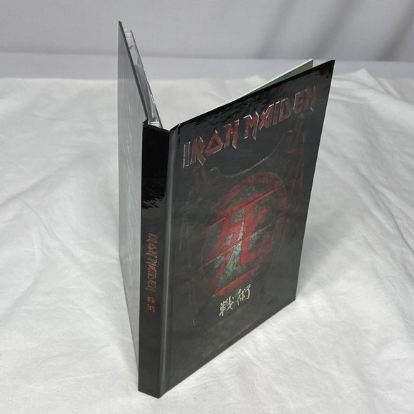 IRON MAIDEN SENJUTSU CD DELUXE 2CD SET WITH HARDCOVER BOOK LIMITED EDITION 2021 - Picture 3 of 7